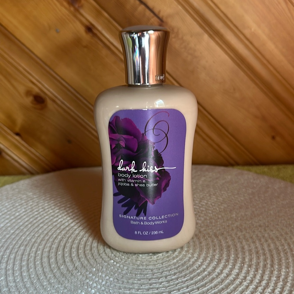 Bath & Body Works Vintage Dark Kiss Body Lotion